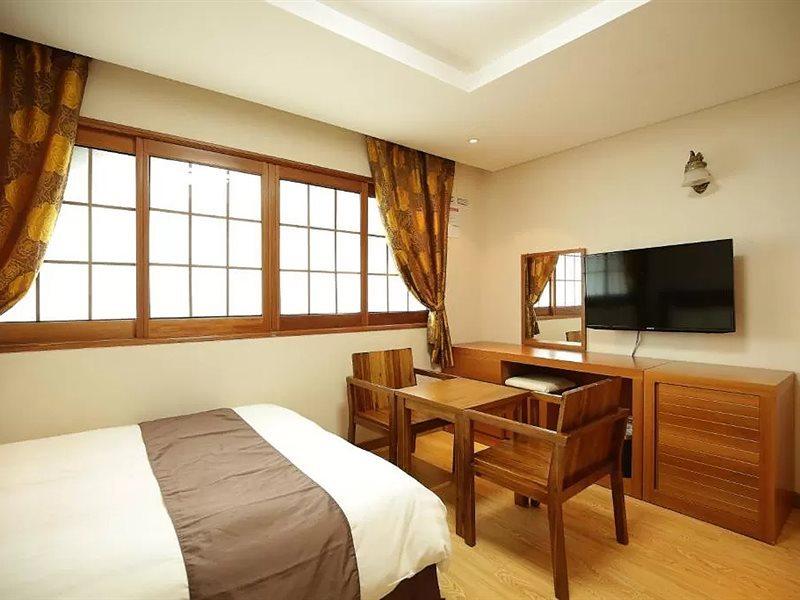 Jeju Parkside Tourist Hotel Extérieur photo