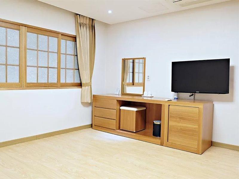 Jeju Parkside Tourist Hotel Extérieur photo