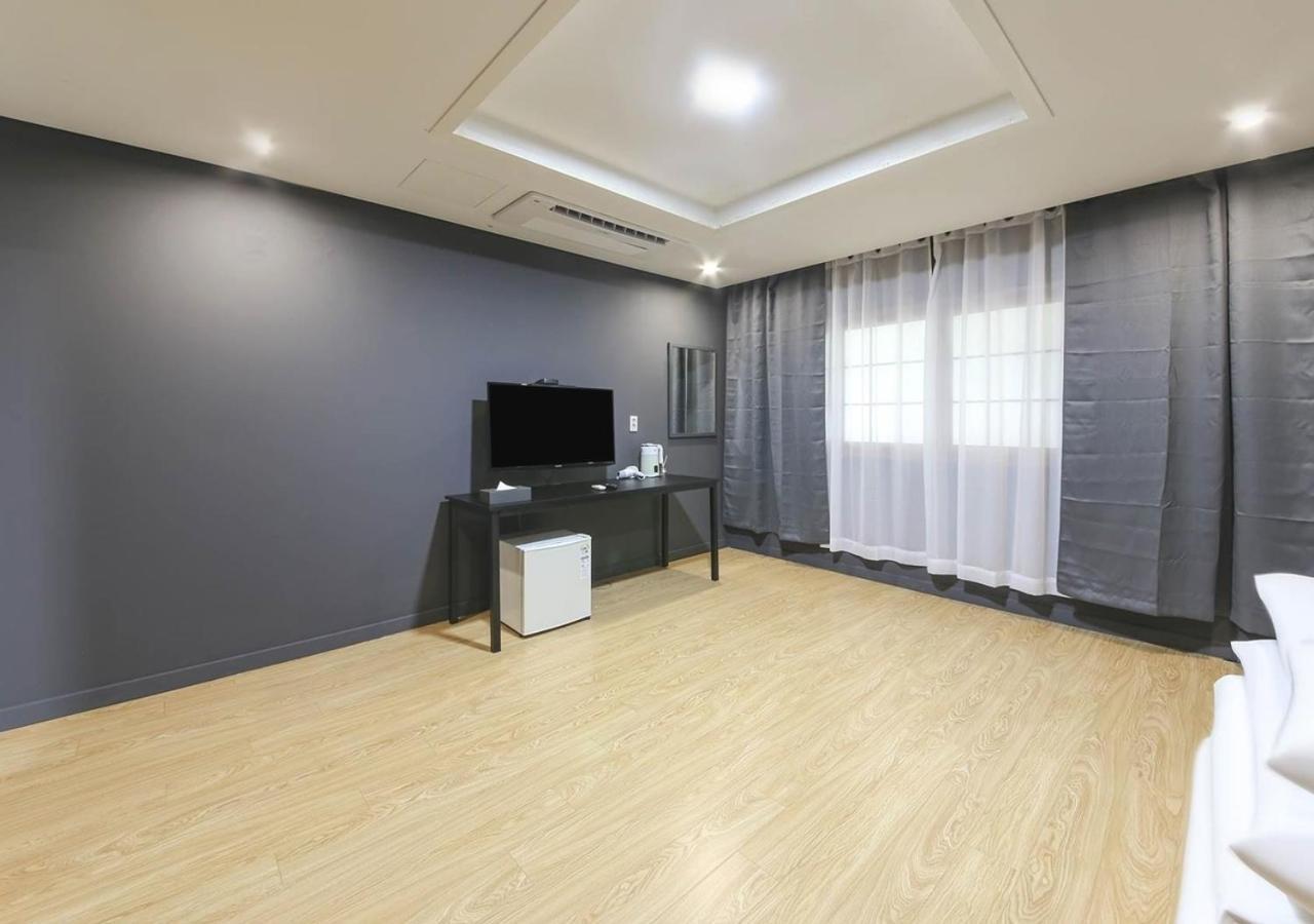 Jeju Parkside Tourist Hotel Extérieur photo